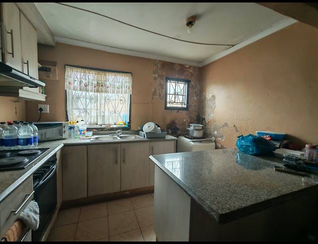 3 BEDROOM HOUSE FOR SALE IN TRENANCE PARK